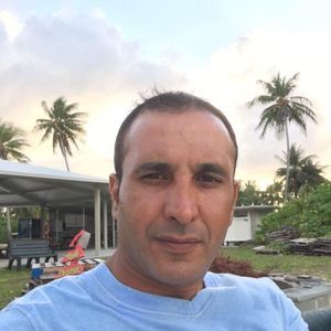 Meet your Posher, Loay